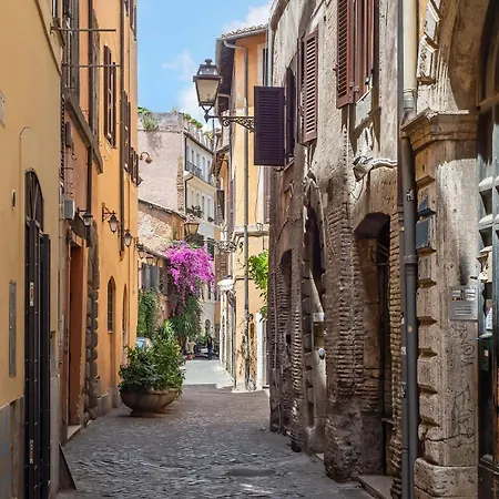 Essence Collection Roma