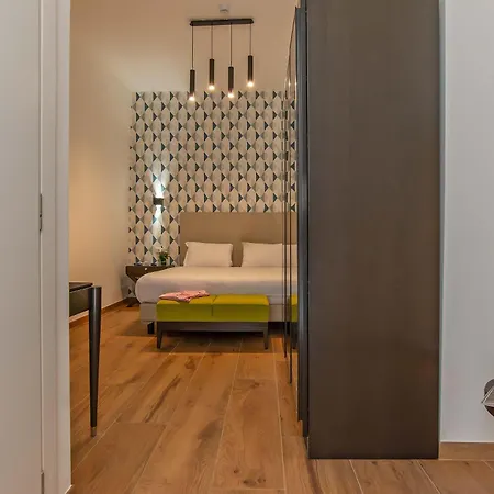 Hotel Essence Collection *