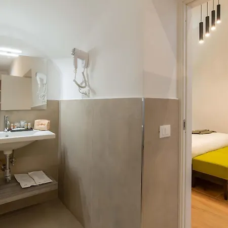 Essence Collection * Roma