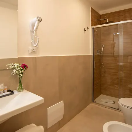 Essence Collection Hotel *