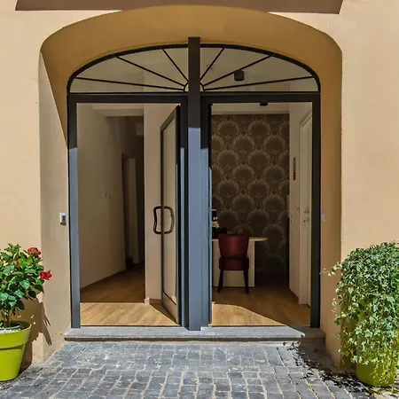 Essence Collection * Roma